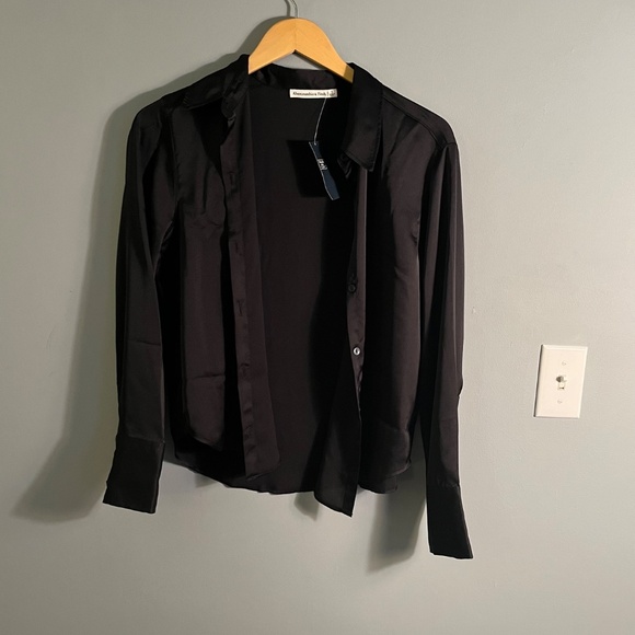 Abercrombie Satin Long Sleeve Button Up Shirt NWT Size S - Picture 2 of 4